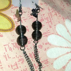 Set Of 2 Pairs Earrings With A Bracelet
