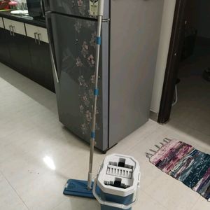 Plastic Mop with Bucket for Floor Cleaning