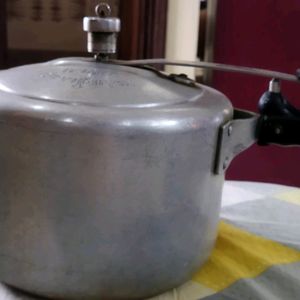 Pressure Cooker 5 litre Capacity