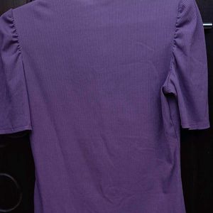 Square neck regular t-shirt