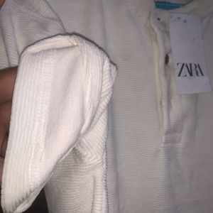 MENS ZARA NO COLLAR TSHIRT