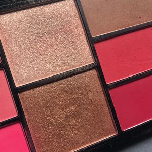 Pro Blusher And Highlighter Palette