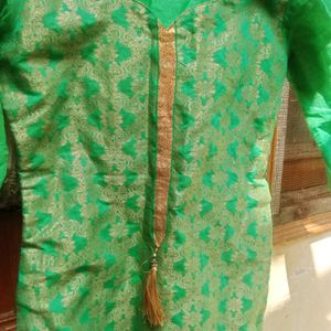 Green Banarasi Suit 💚