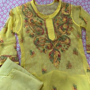 Colourful Chikankari kurta😊