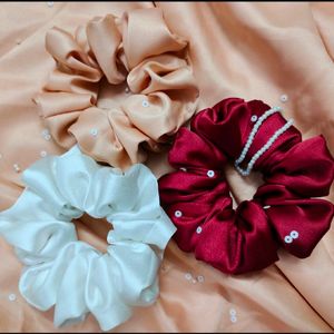 3 Multicolour Scrunchies (60 rs /-)