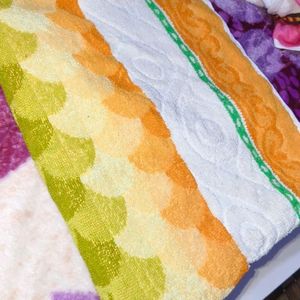 Bathing Towels With Different Colours & Designs