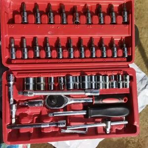 Screwdrivers And Socet Set New