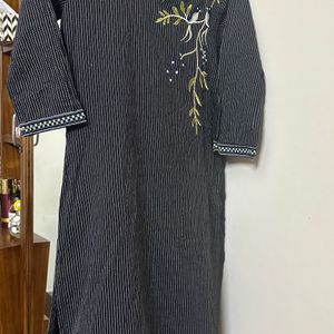 Black Kurta With Embroidery