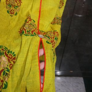 Green SleeveLess Kurta  Has Sleeve Inside