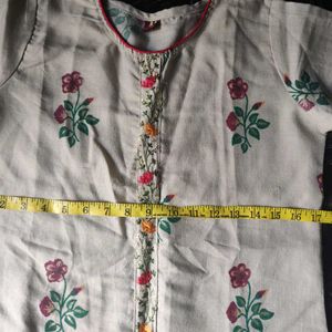 Myra Kurti Set