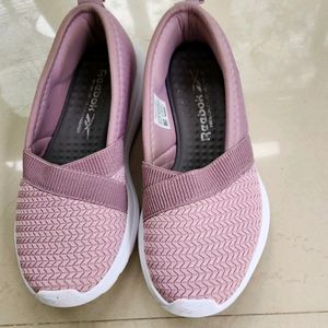 Womens Walking Shoe