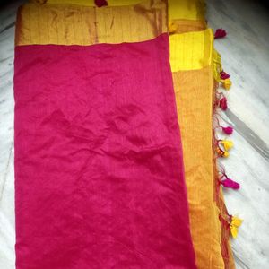 Gorgeous Handloom Ethnic Saree With Blouse Piece