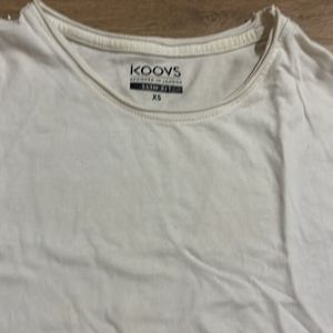 Koovs White T-shirt