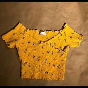 Hollister Crop Top Yellow