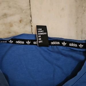 Adidas Tshirt