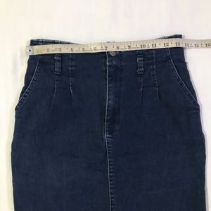 Stretchy Denim Highwaisted Skirt W-28/30