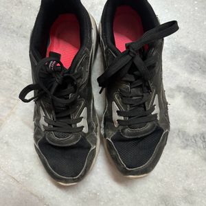 Red tape Black And Pink Sport Shoes For Women