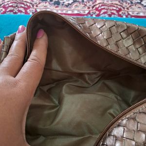 Myglamm Coper Pouch