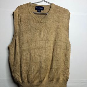 SLEEVELESS SWEATER