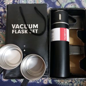 Brand New Vacuum Flask With 3 Cups