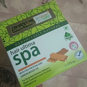 Hair Mask With Pea Protein And Sandalwood Oil