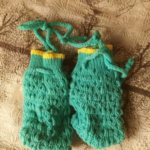 New Born Baby Woolen Clothes Top Socks Captop