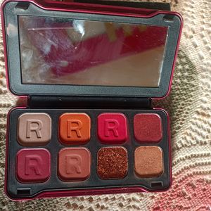 Makup Revolution Eyeshadow Palette