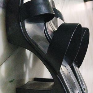 Black High Heels (Sz40)