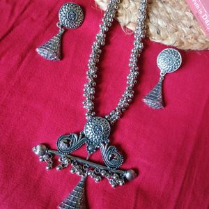 Bansuri Necklace Set