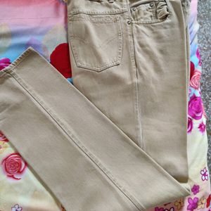 New Lee jeans, Tan Colour, 32" Waist, 43" Length