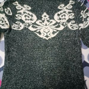 Woolen pullover