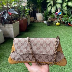 Reduce Price Authentic Gucci Brand Clutch