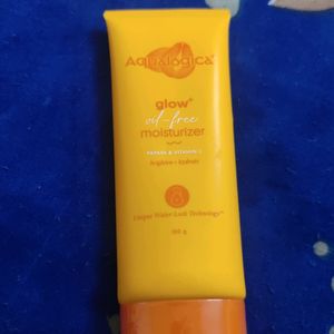 Aqualogica Glow+Oil Moisturer