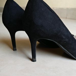 H&M Black Pumps