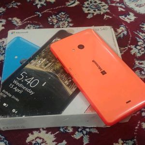 Microsoft Lumia 540 box with accessories