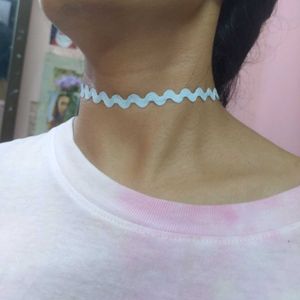 Wavy Mint Choker