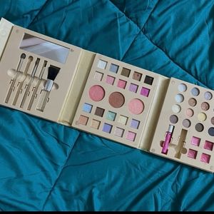 Claires Makeup Kit Box