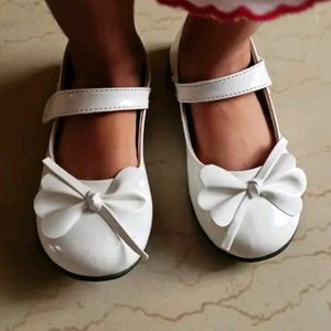 White Casual Wear Bellies For girls🕊️ With Bow