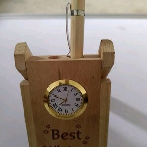 Pen Stand With Clock Insert In It