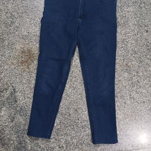 skinny type jeans pant