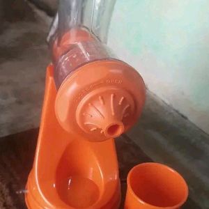 Manual Hand Fruit Juicer with Steel Handle