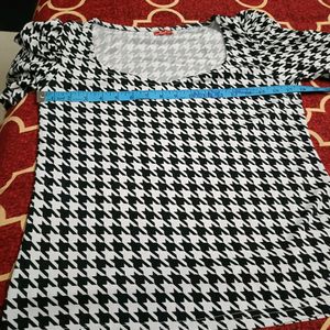 Houndstooth Print Square Neck Top