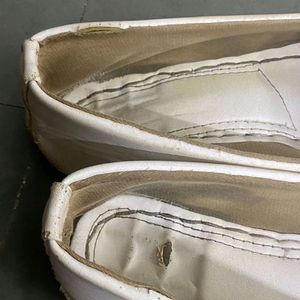 WHITE USED SANDAL