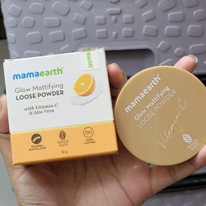 Mamaearth Glow Mattifying Loose Powder