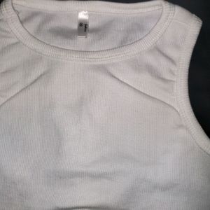 White Sleeveless Crop Top Size M