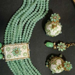 Beautiful Sea Green Necklace With Maang Tika