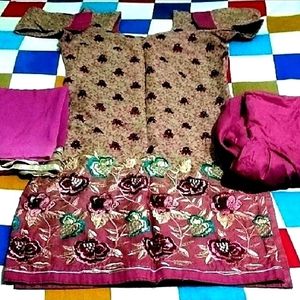 IT IS A NEW WOMEN'S PINK COLOR SALWAR KAMEEZ SUIT.