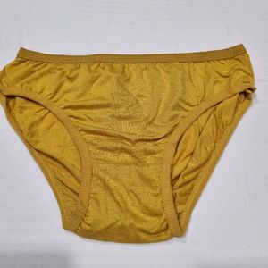 Goldenish Brief