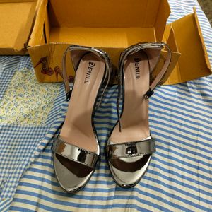 New Party Heels With Free Grey Jeans