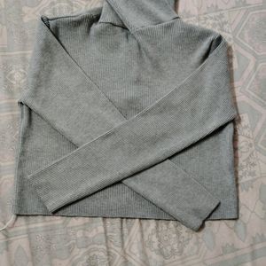 SMALL WOOLEN CROP TOPS